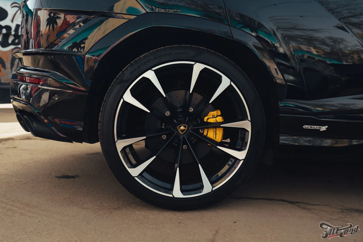 Окрасили суппорта для Lamborghini Urus